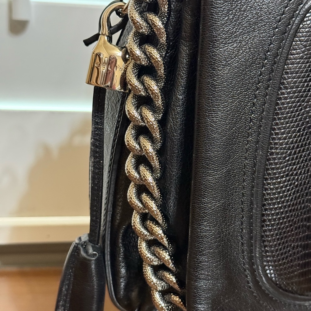 🔥 Sale 🔥- Celine Black Leather Bag with Chain Strap and Lock Set - Picture 3 of 16